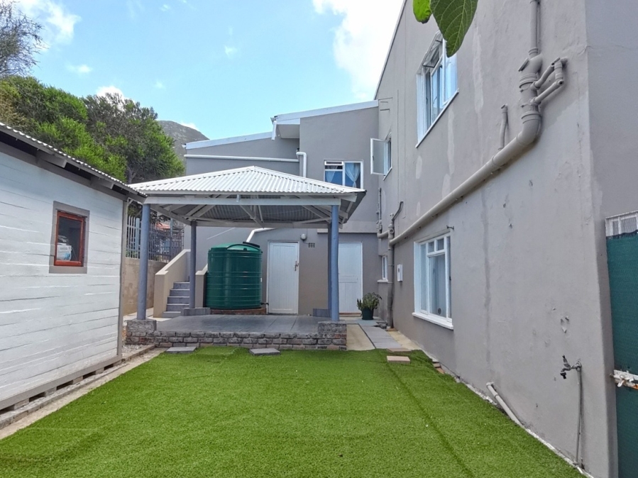 6 Bedroom Property for Sale in Onrus Western Cape